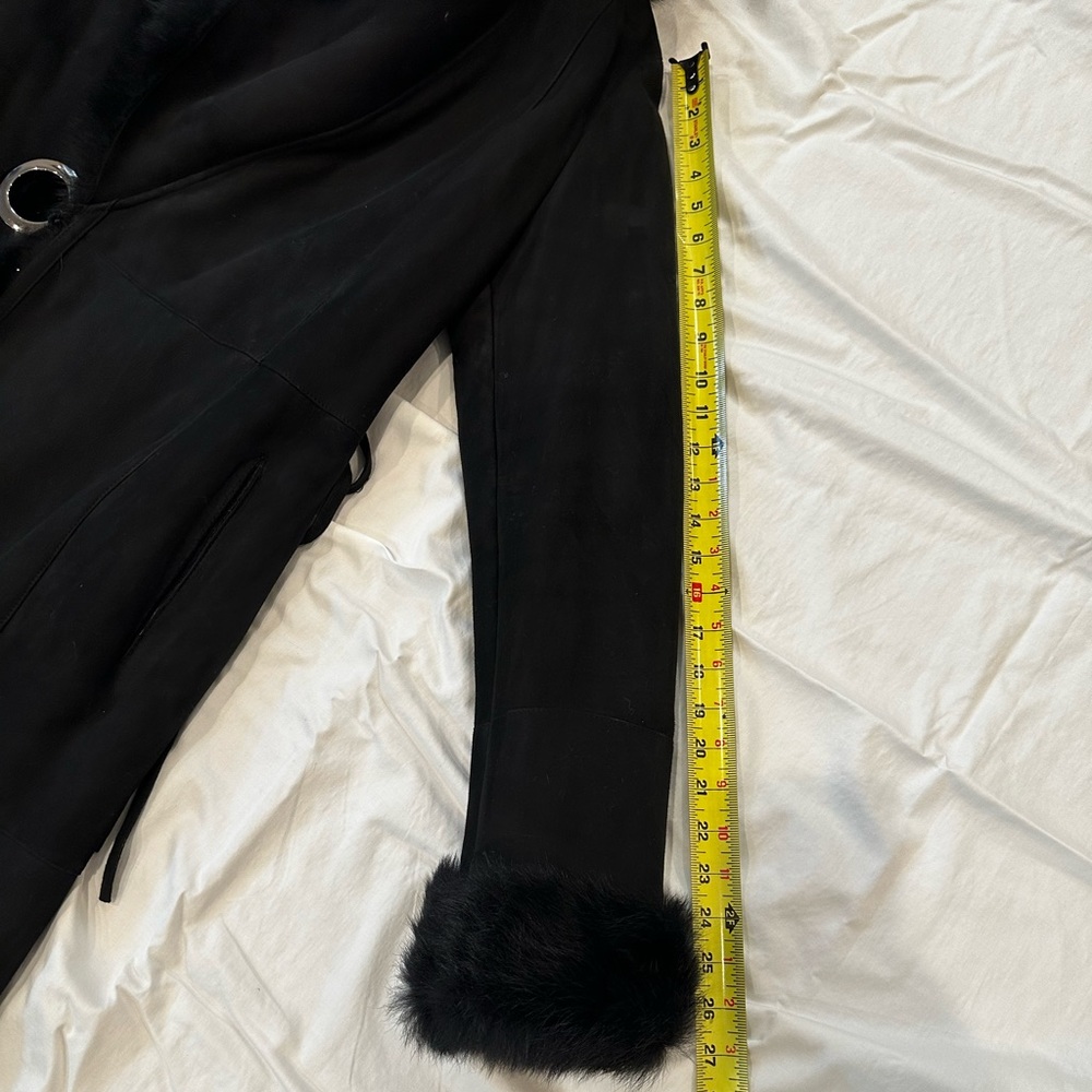 Shearling Lamb Fur Coat with Hood - Picture 9 of 11